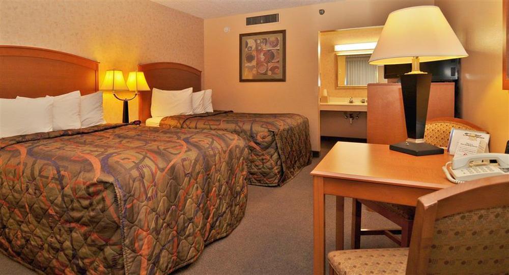 Townhouse Inn غريت فولز، مونتانا الغرفة الصورة